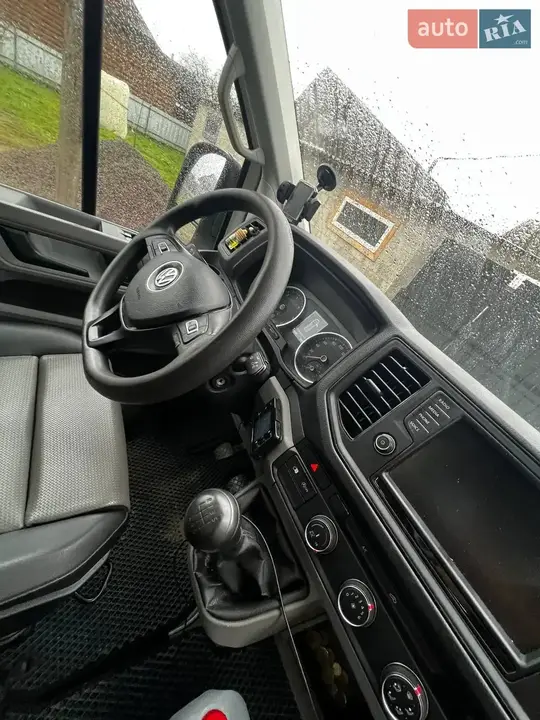 Volkswagen Crafter 2019 photo 2