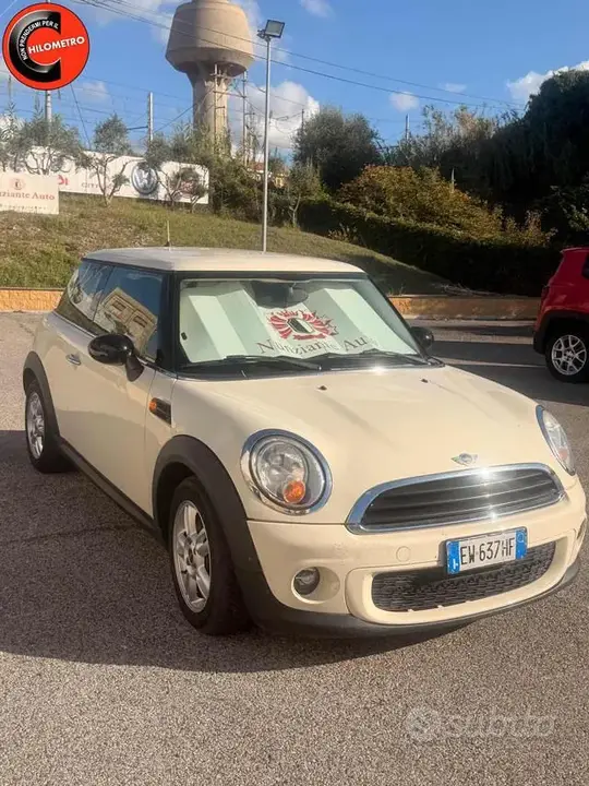 Mini One 2013 photo 2