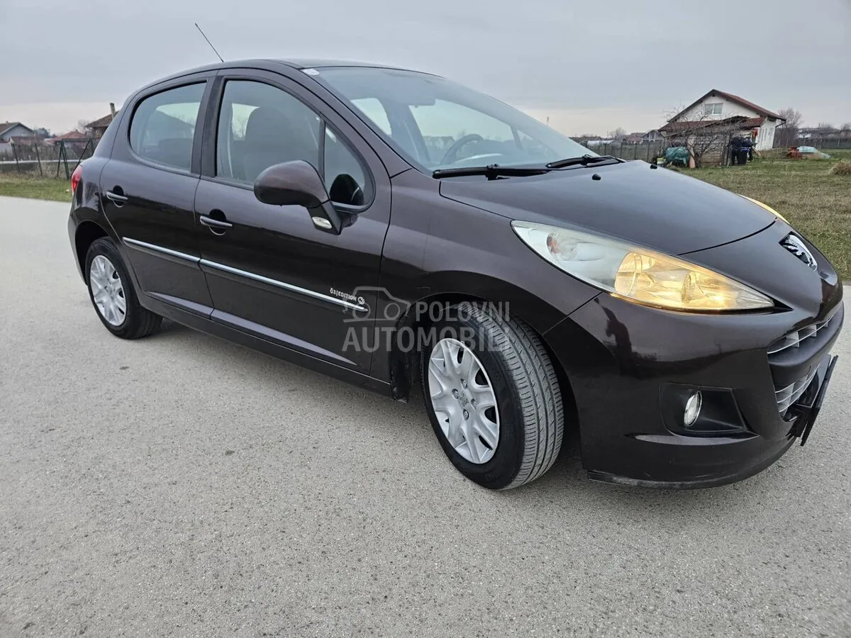 Peugeot 207 2011 photo 4