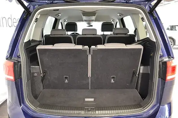 Volkswagen Touran 2025 photo 5