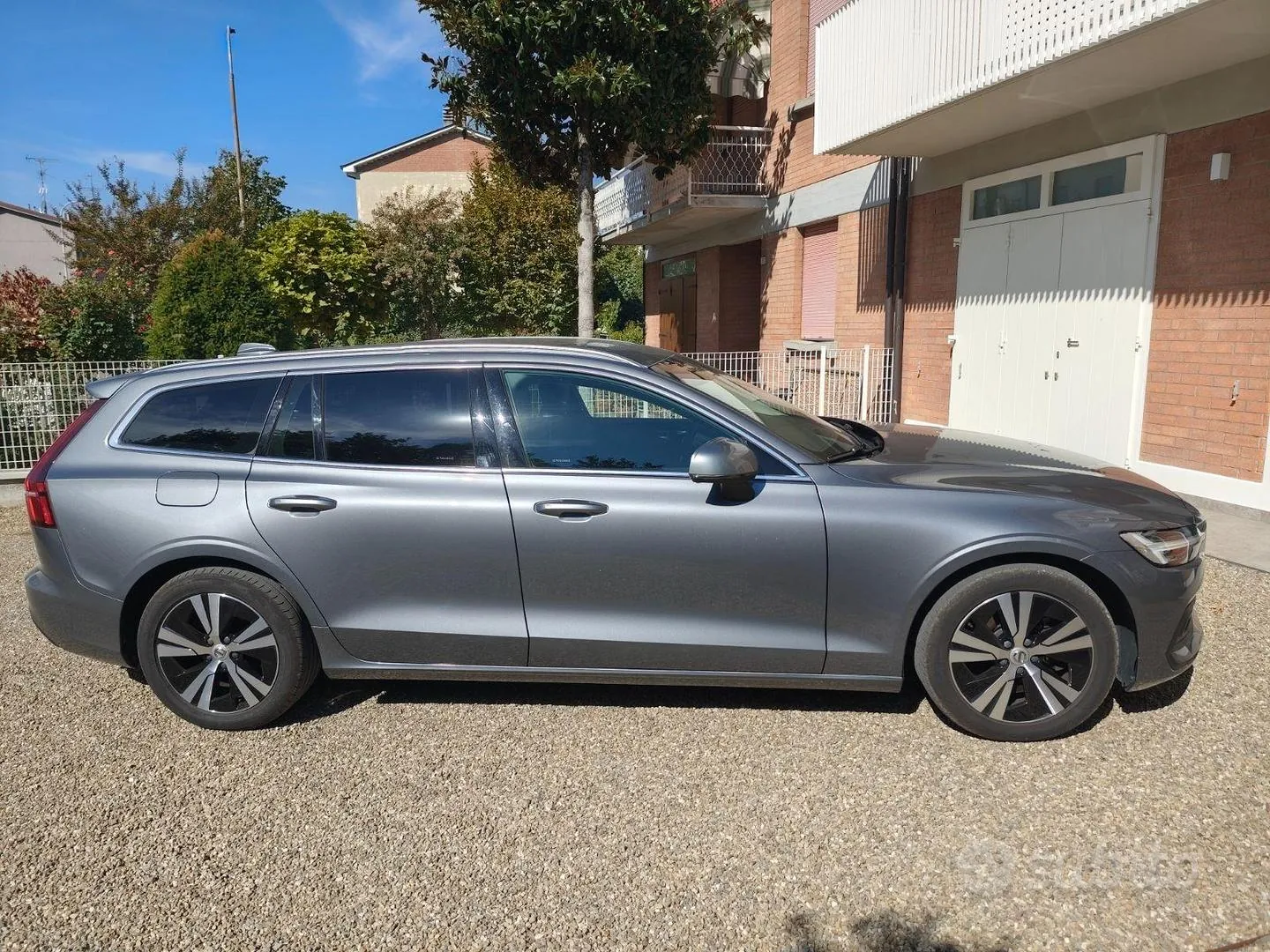 Volvo V60 2021 photo 2