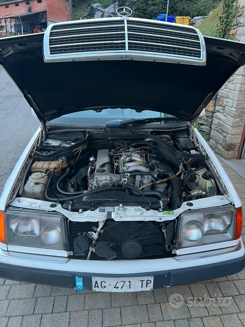 Mercedes-Benz 250D 1996 photo 4