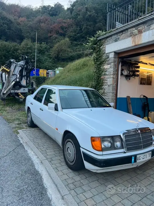 Mercedes-Benz 250D