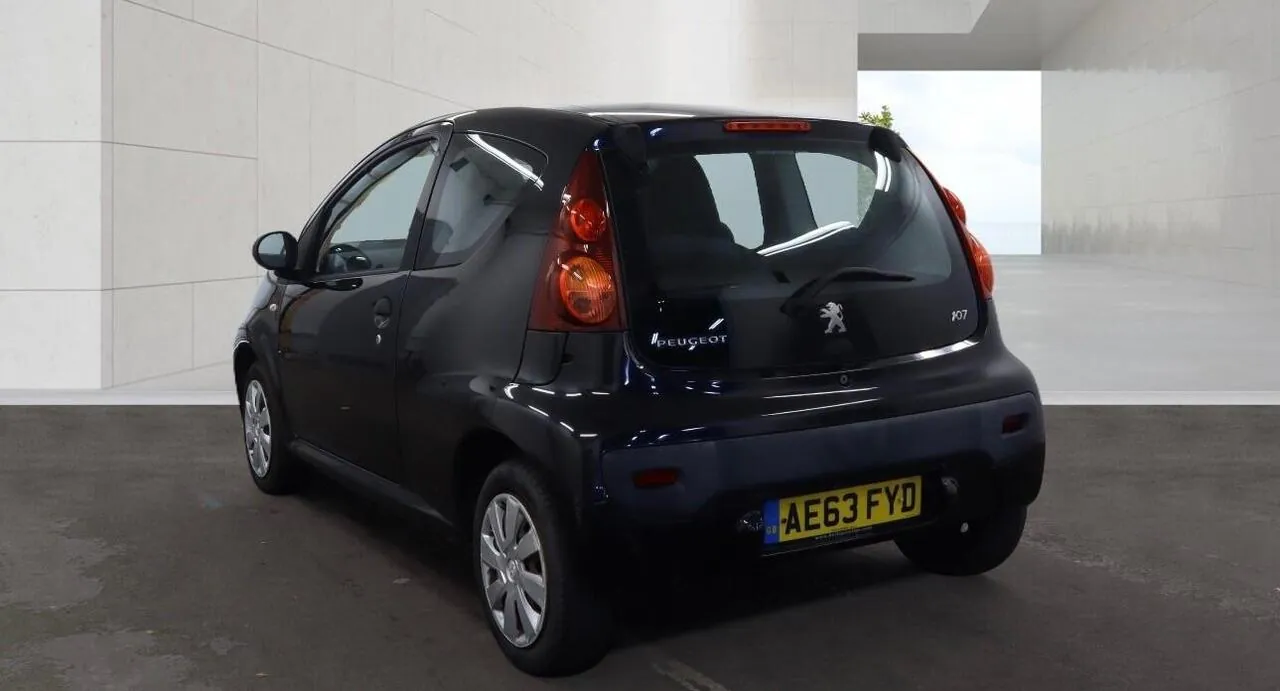 Peugeot 107 2013 photo 3