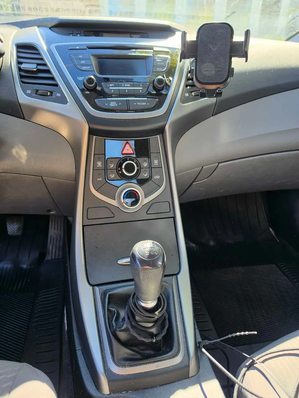 Hyundai Elantra 2015 photo 4