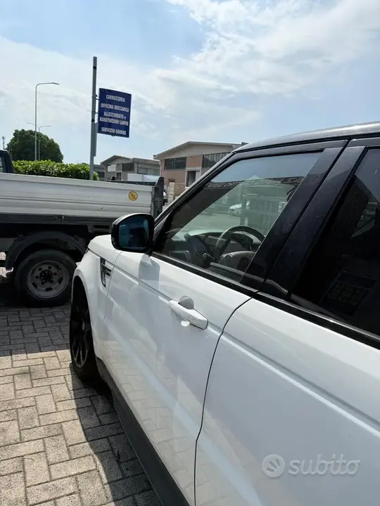 Land Rover Range Rover Sport 2015 photo 3