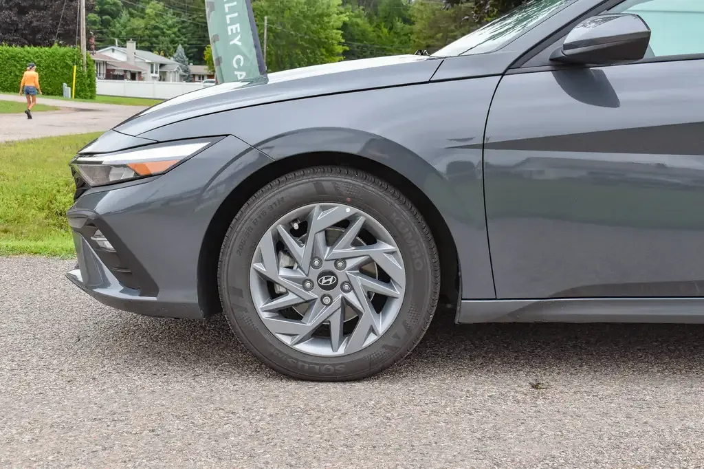 Hyundai Elantra 2026 photo 4