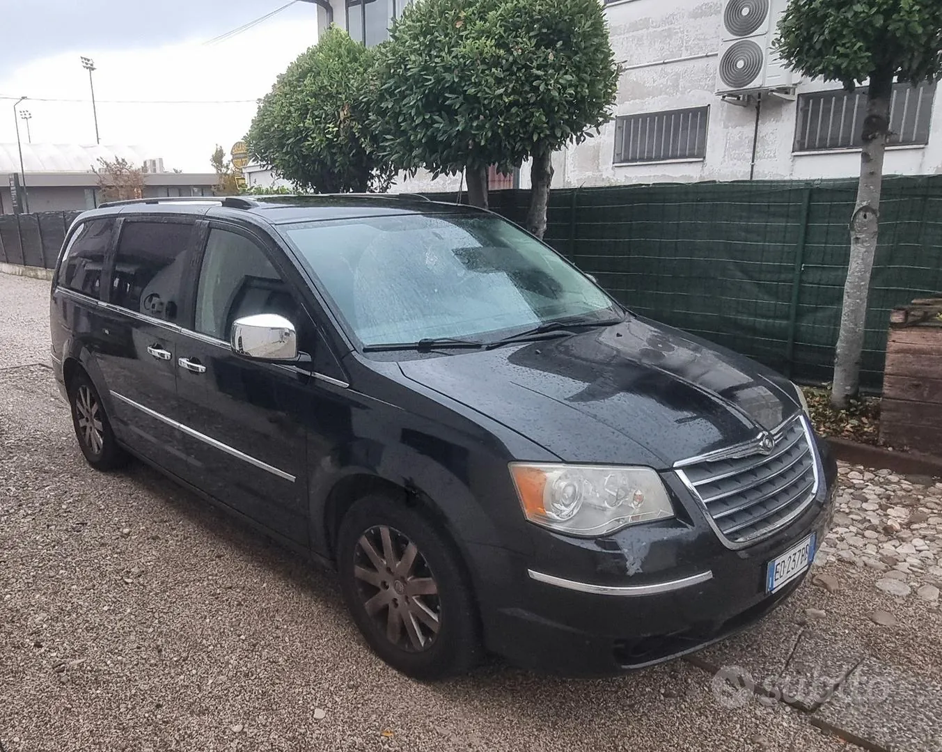 Chrysler Grand Voyager 2010 photo 2