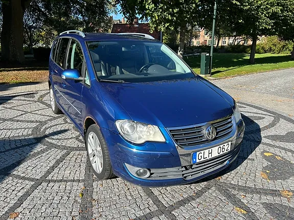Volkswagen Touran 2008 photo 2