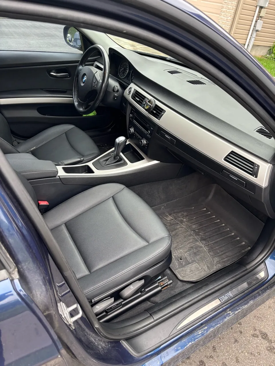 BMW 3 Series 2011 photo 5