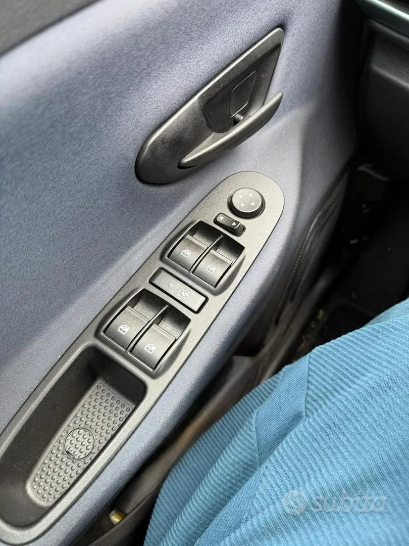 Lancia Ypsilon 2024 photo 5