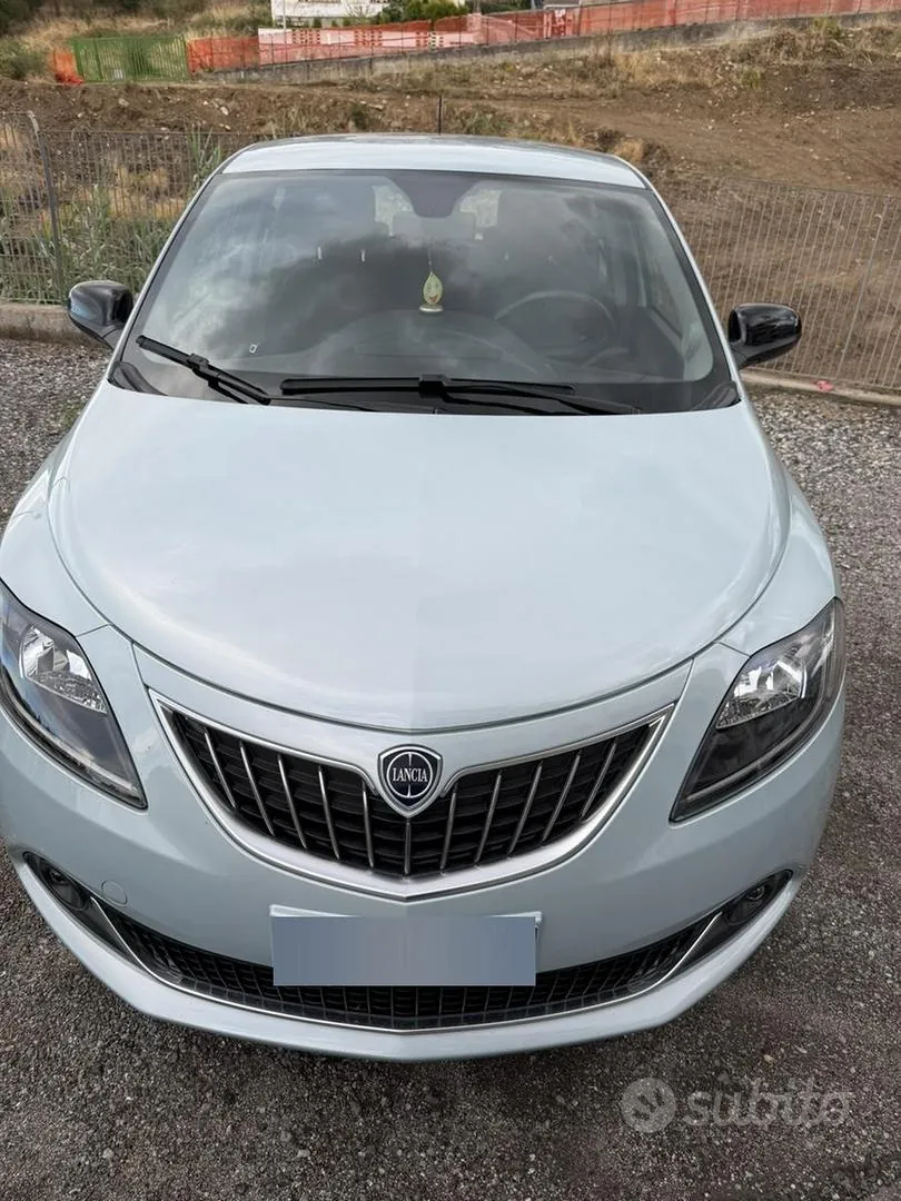 Lancia Ypsilon