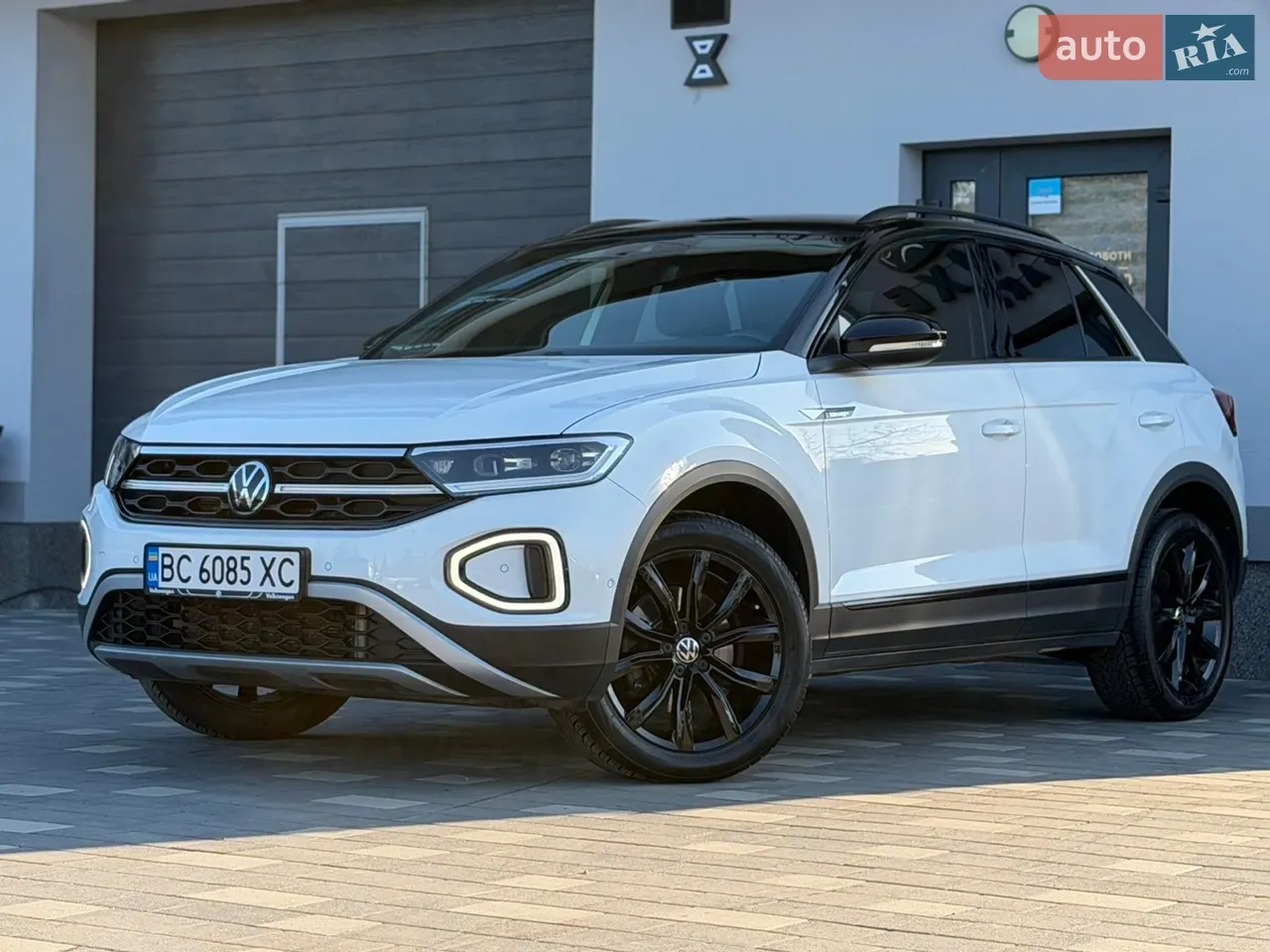 Volkswagen T-Roc 2022 photo 2