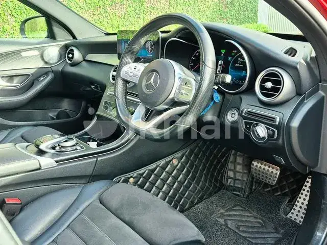 Mercedes-Benz C200 2018 photo 2
