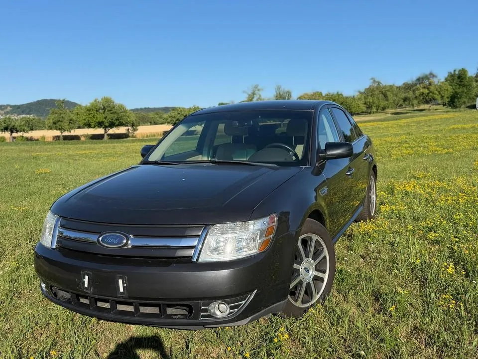 Ford Taurus