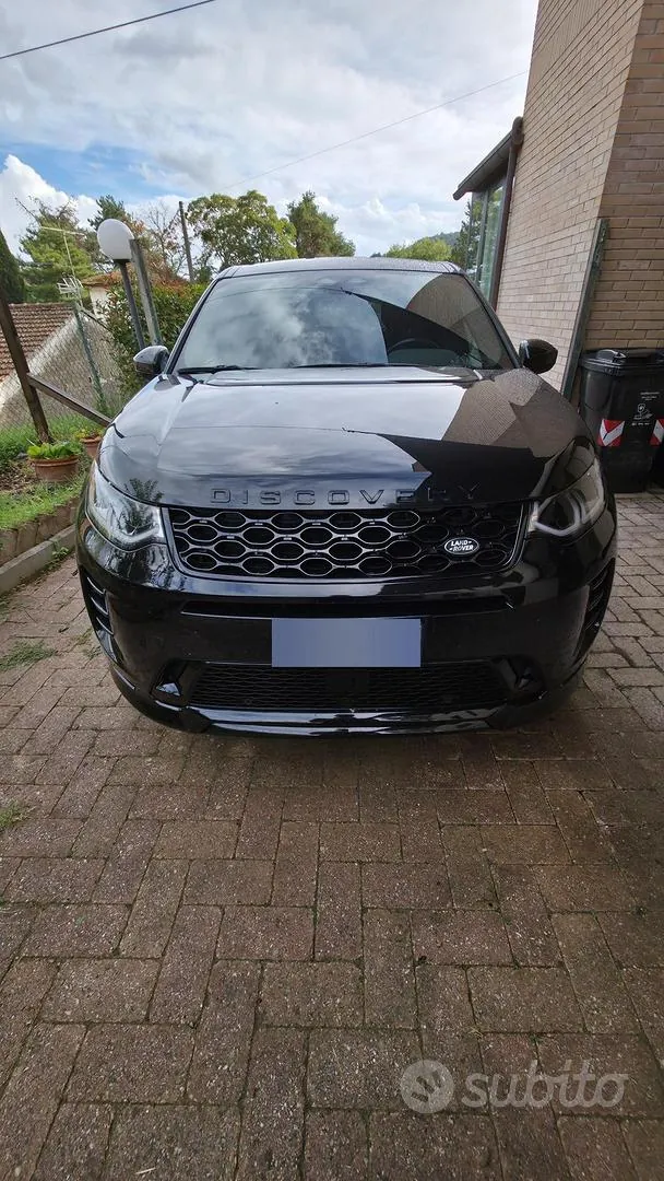 Land Rover Discovery Sport 2023 photo 2