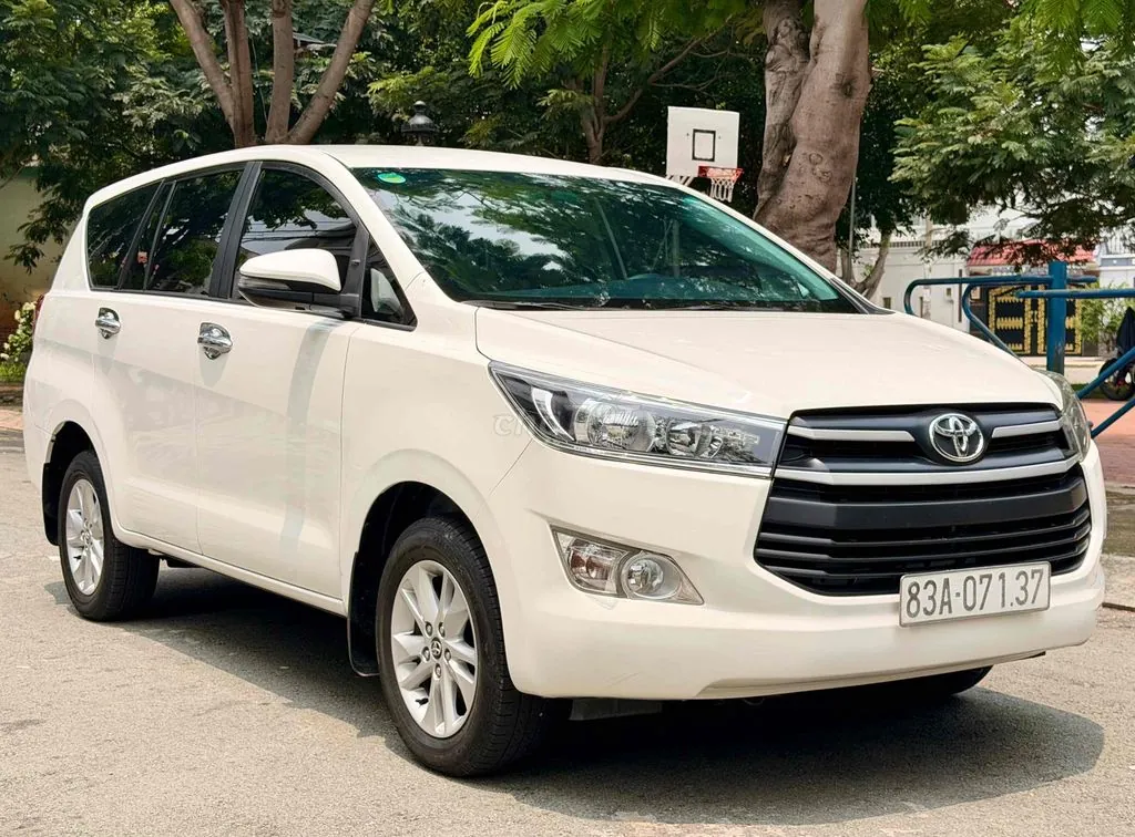 Toyota Innova 2018 photo 2