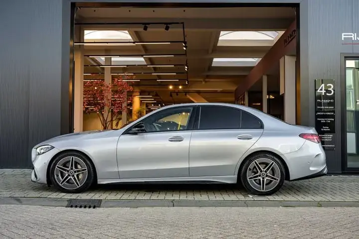 Mercedes-Benz C-Class 2022 photo 2