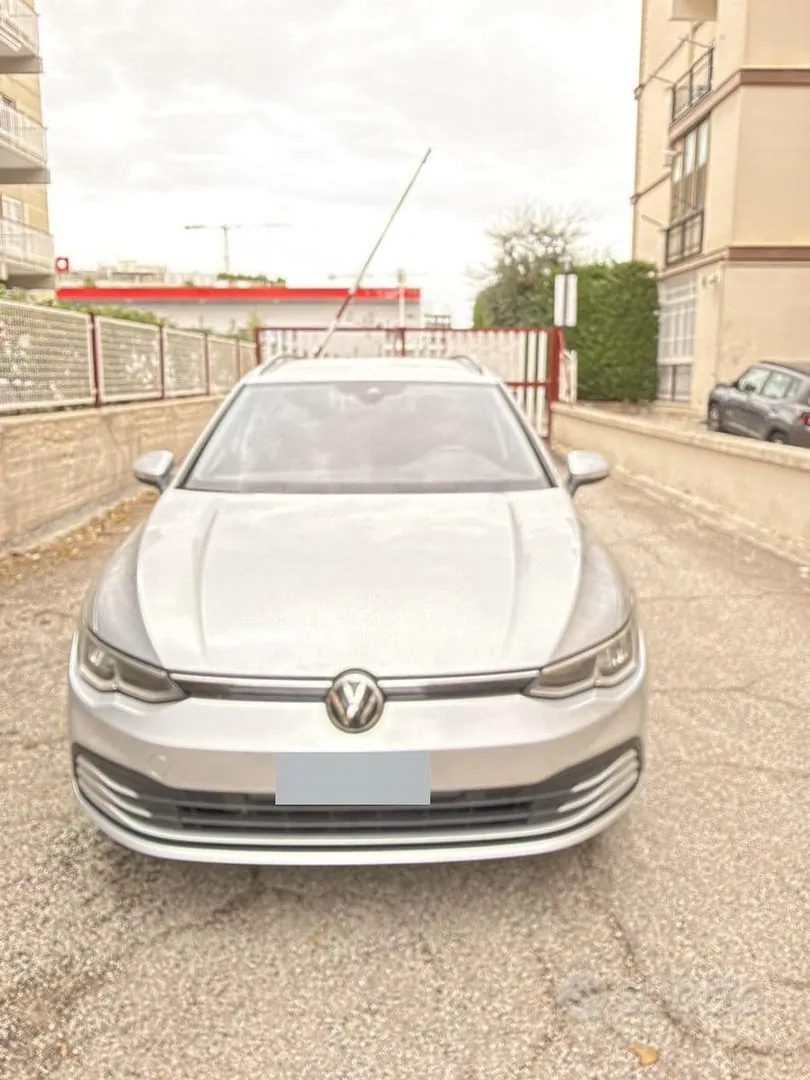 Volkswagen Golf 2022 photo 2