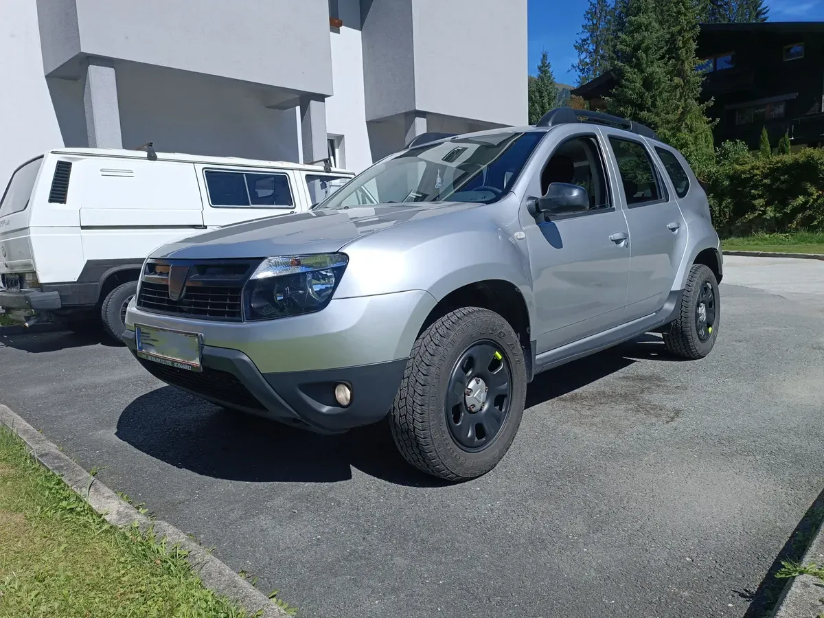 Dacia Duster 2011 photo 3