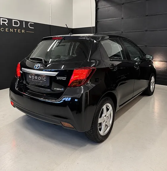 Toyota Yaris 2016 photo 2