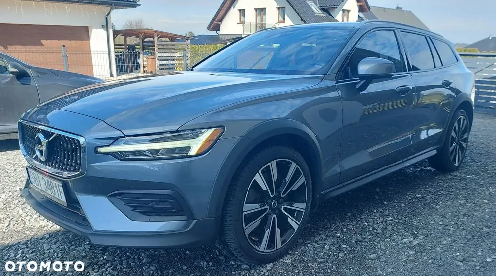 Volvo V60 2020 photo 2
