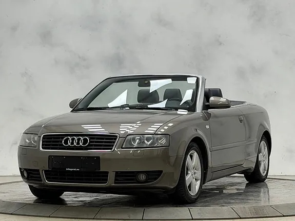 Audi A4 2004 photo 2