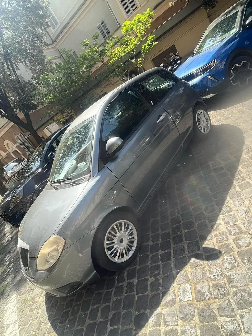Lancia Ypsilon