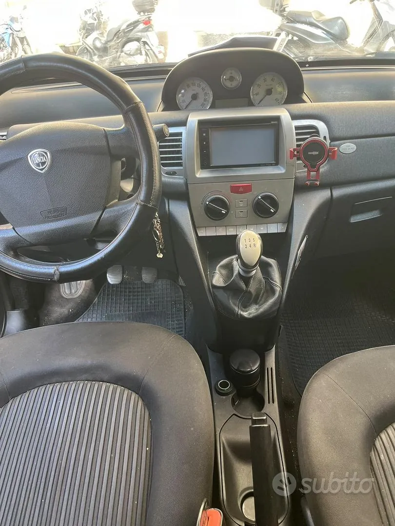 Lancia Ypsilon 2010 photo 4