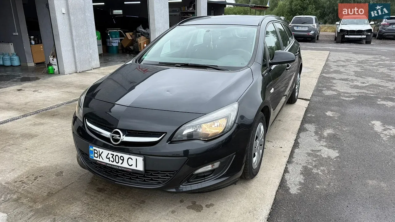 Opel Astra 2013 photo 3