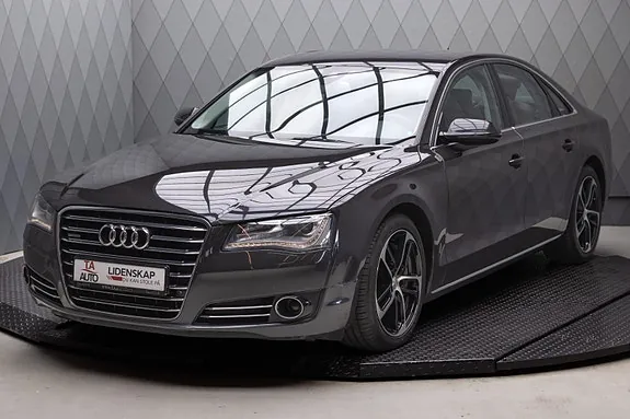 Audi A8 2010 photo 3