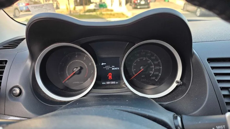Mitsubishi Lancer 2010 photo 5