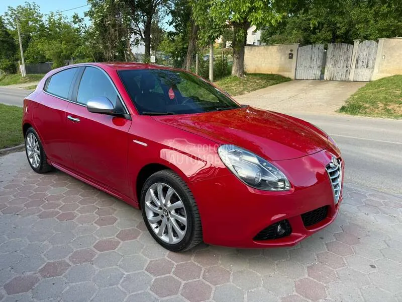 Alfa Romeo Giulietta 2011 photo 4