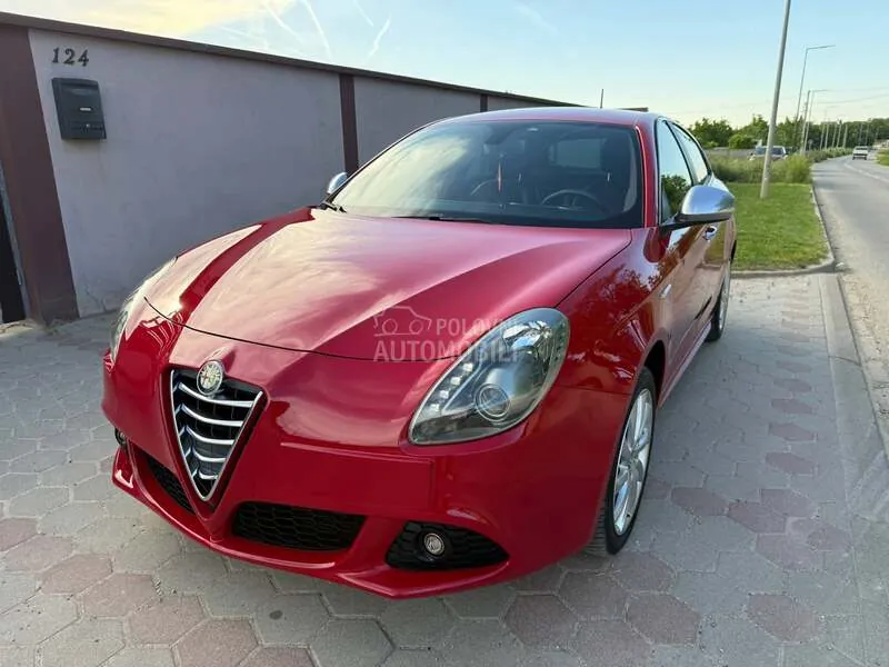 Alfa Romeo Giulietta 2011 photo 2