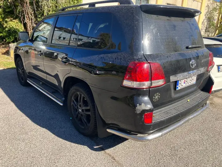 Toyota Land Cruiser 2008 photo 2