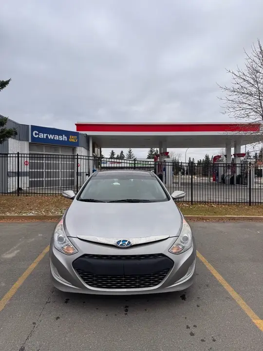 Hyundai Sonata 2012 photo 2
