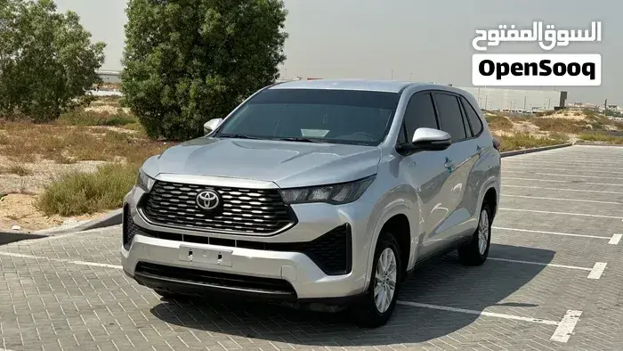 Toyota Innova 2024 photo 3