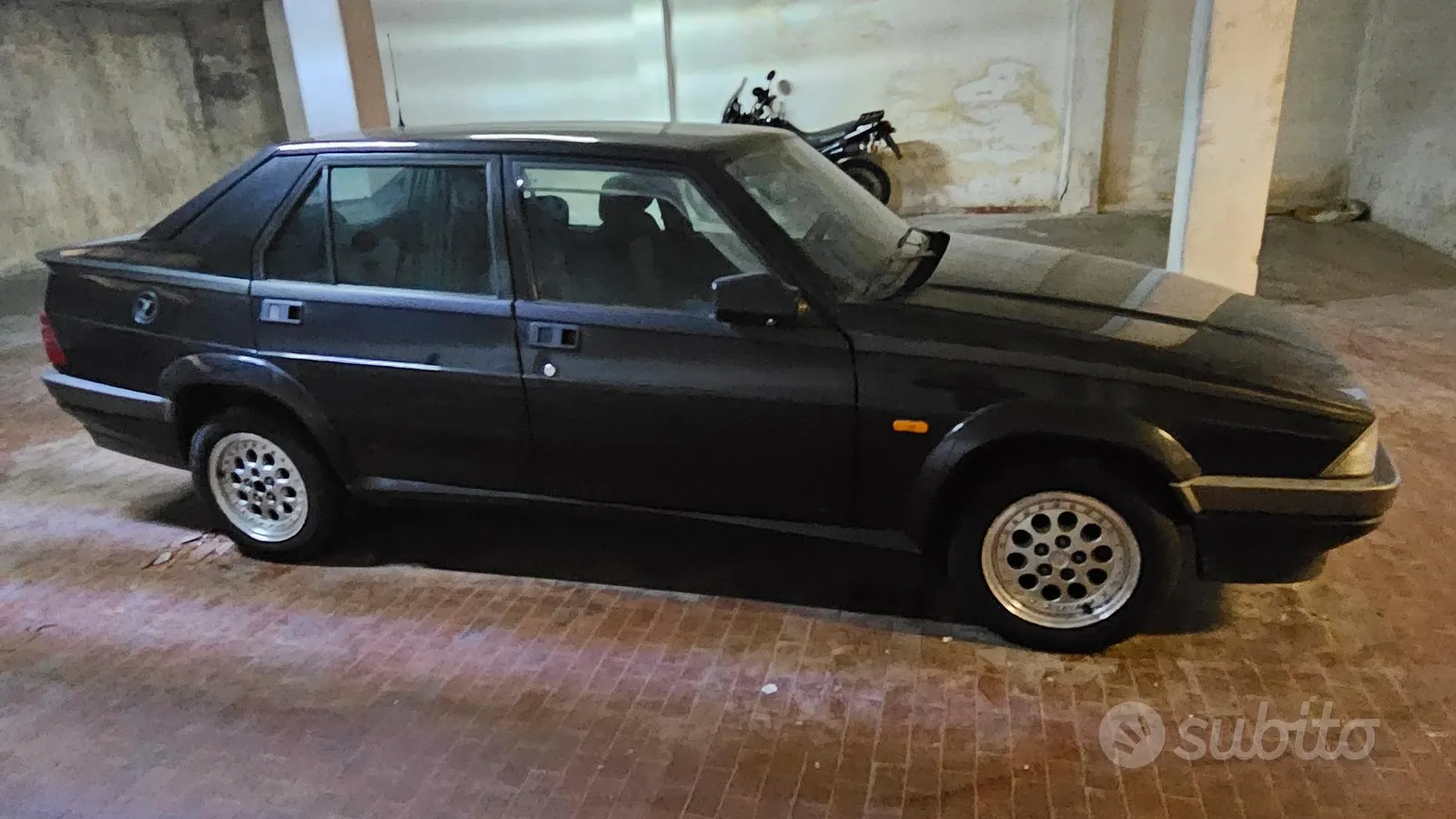 Alfa Romeo 75