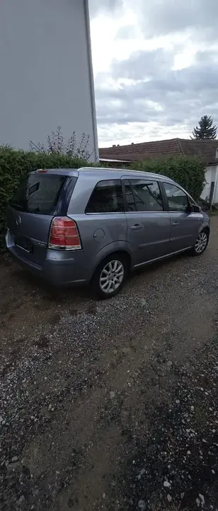 Opel Zafira 2009 photo 2