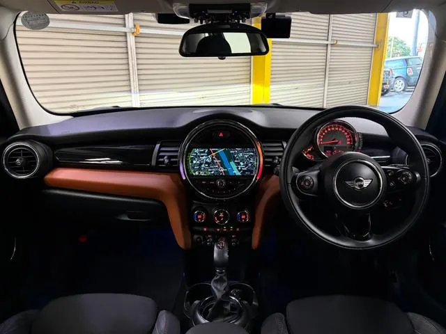 Mini Cooper S 2017 photo 2