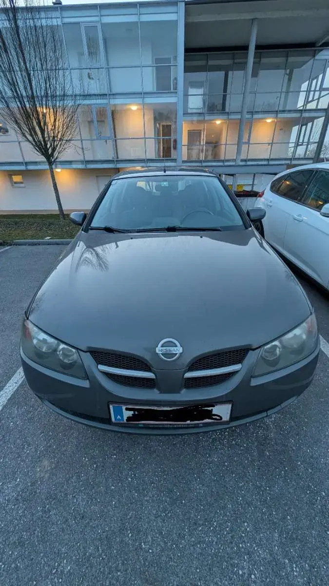 Nissan Almera