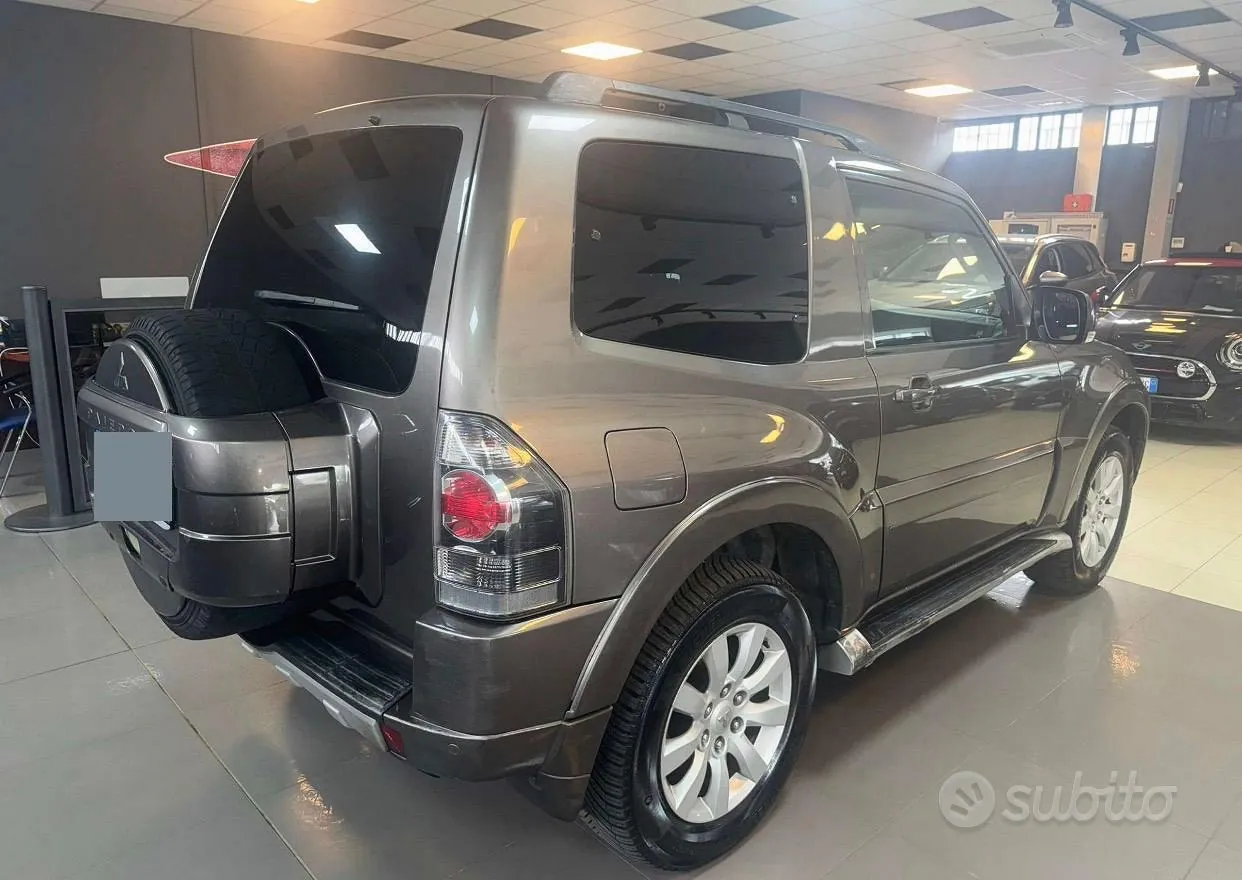 Mitsubishi Pajero 2009 photo 3