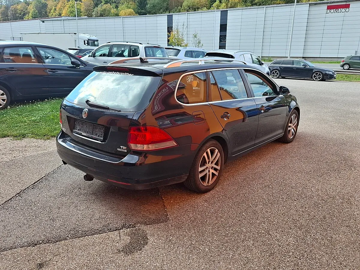 Volkswagen Golf 2010 photo 3