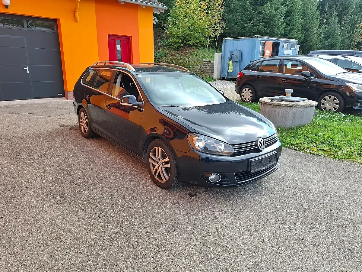 Volkswagen Golf 2010 photo 2