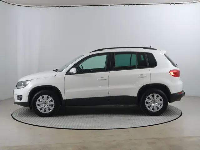 Volkswagen Tiguan 2011 photo 2