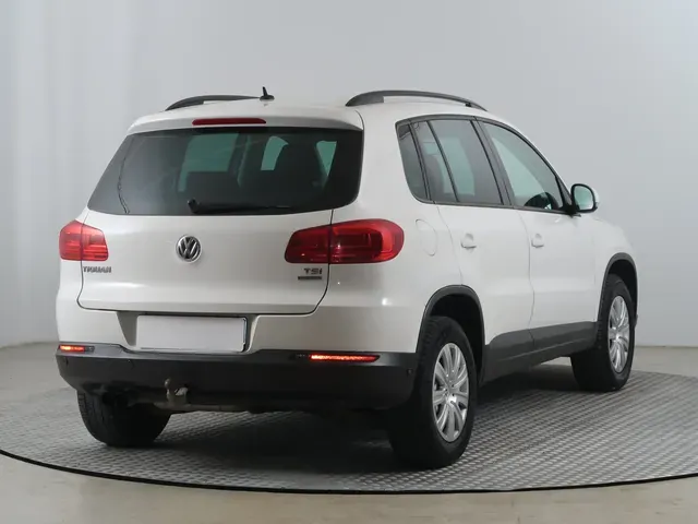 Volkswagen Tiguan 2011 photo 4