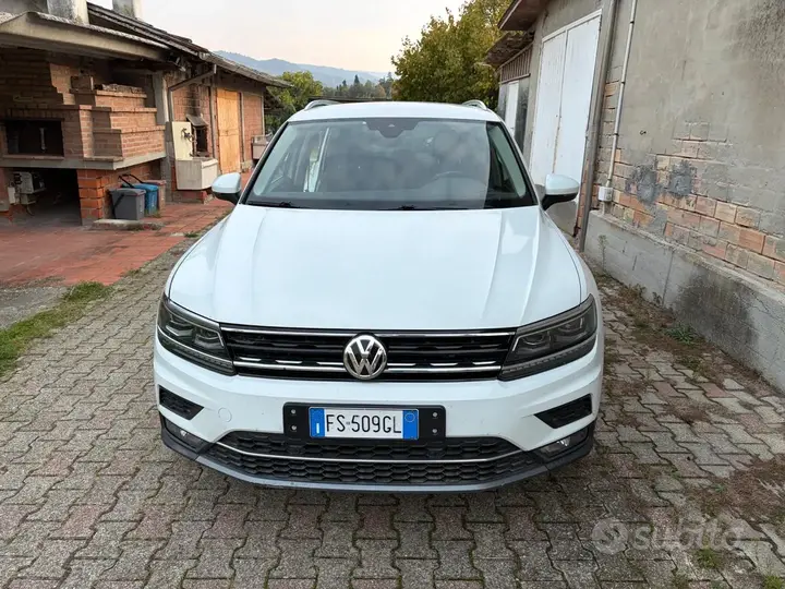 Volkswagen Tiguan 2018 photo 2