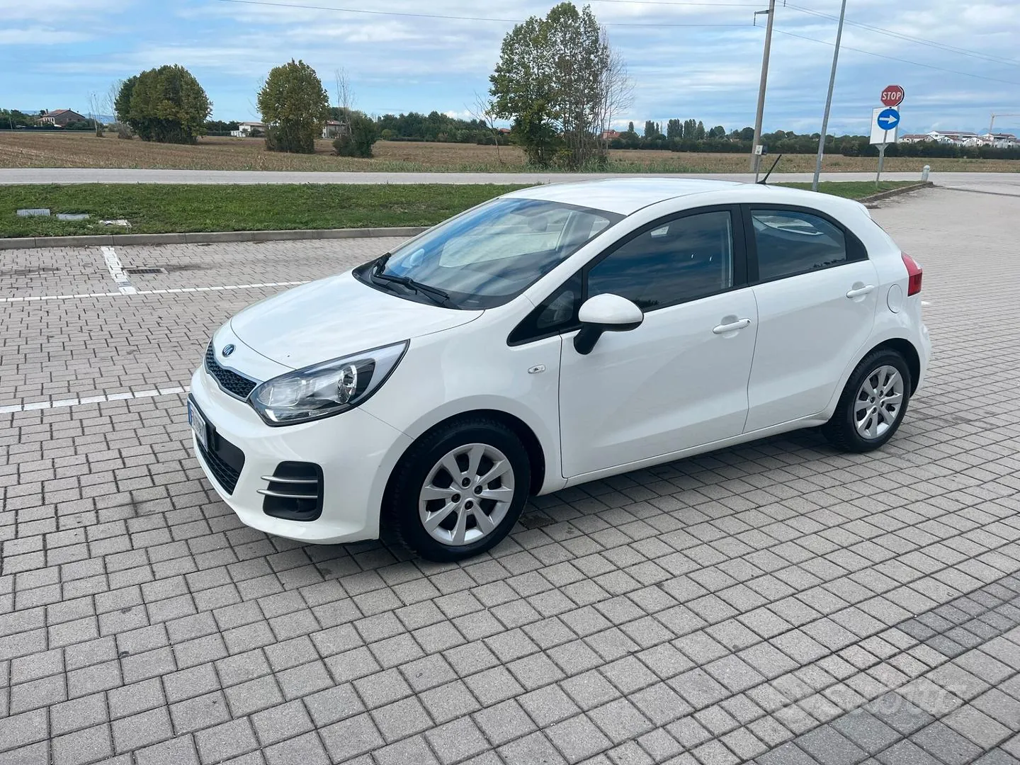 Kia Rio 2016 photo 5