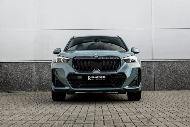 BMW X1 2023 photo 2