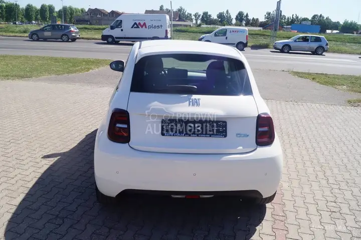 Fiat 500E 2022 photo 3